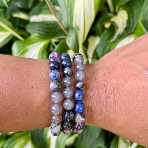 19cm Handmade Dreamer’s Compass Stretch Gemstone Bracelet - Picture 2 of 3